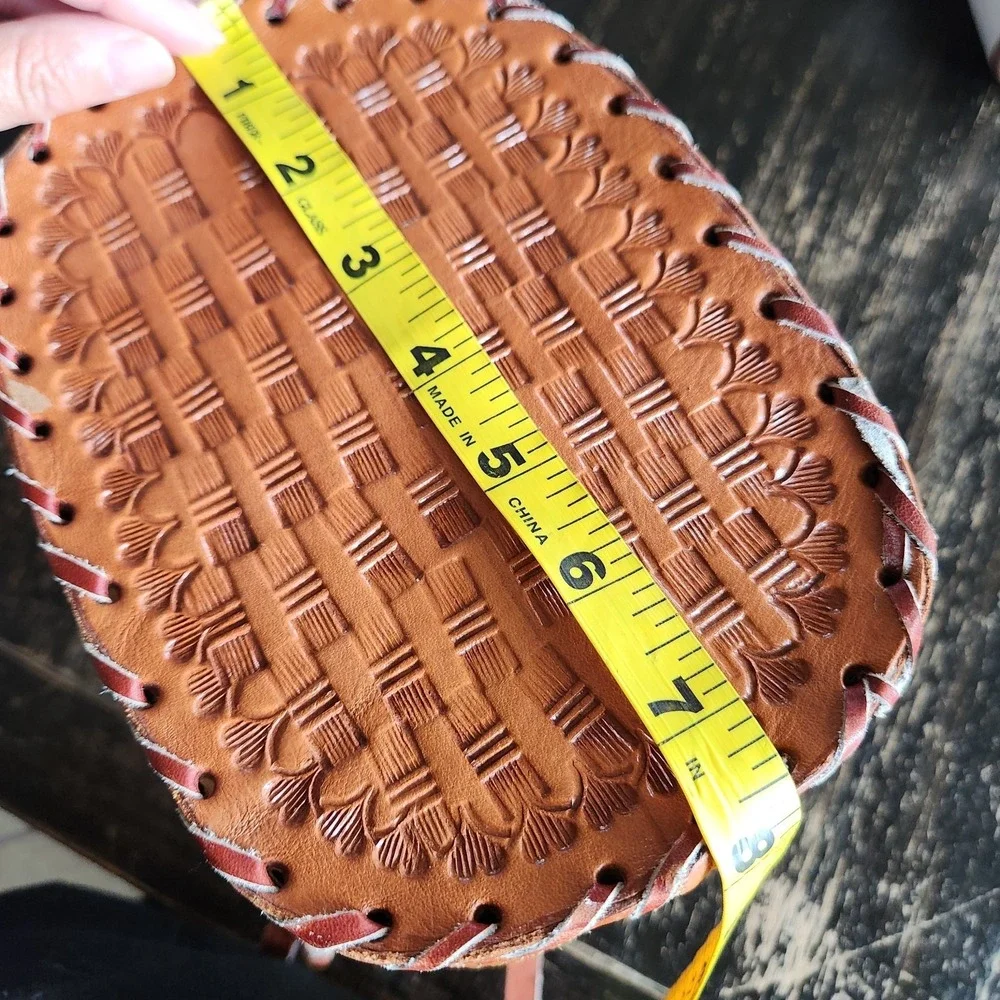 The Unbranded Brand vtg hand